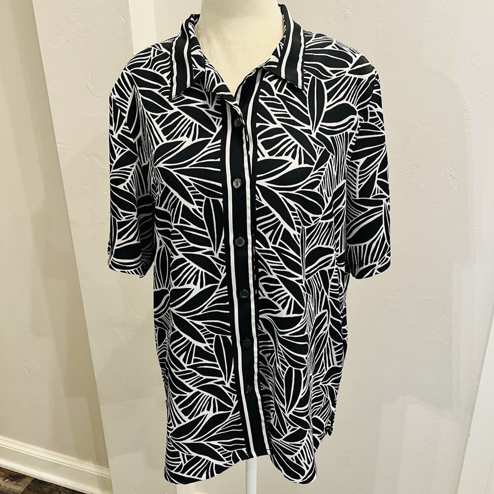 Allison Daley Women’s Camp Shirt Black White Floral Crinkled Top Size 12